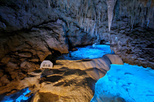 Keith Yuen @travelinspiration360 & Ken @shengxiangg exploring Gyokusendo Cave in Okinawa World